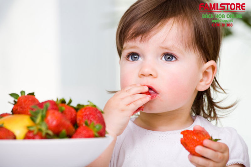 Trái cây tốt cho trẻ em nhưng nên cho bé ăn với lượng phù hợp