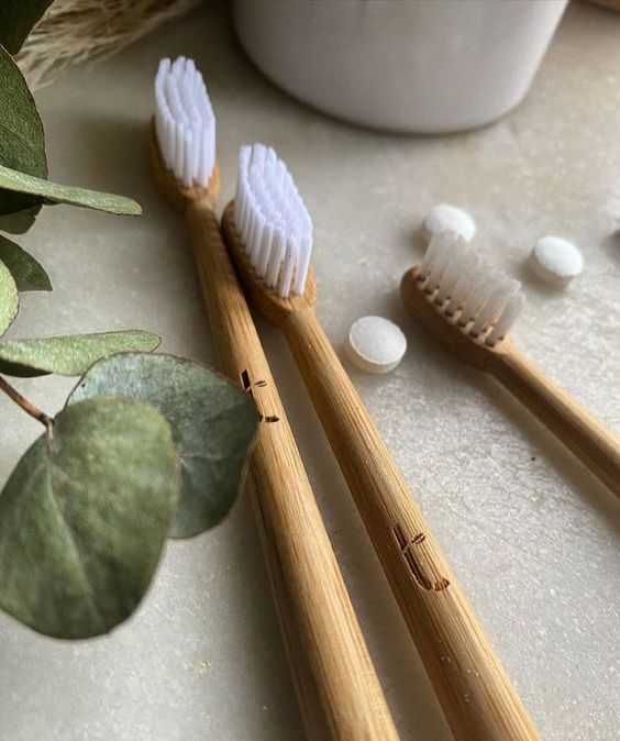 Bàn chải đánh răng bằng tre, nứa